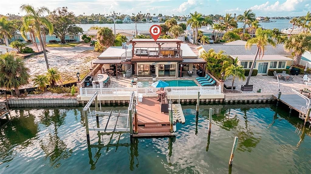 357 La Hacienda Dr Indian Rocks Beach, FL 33785 - Thumbnail 4
