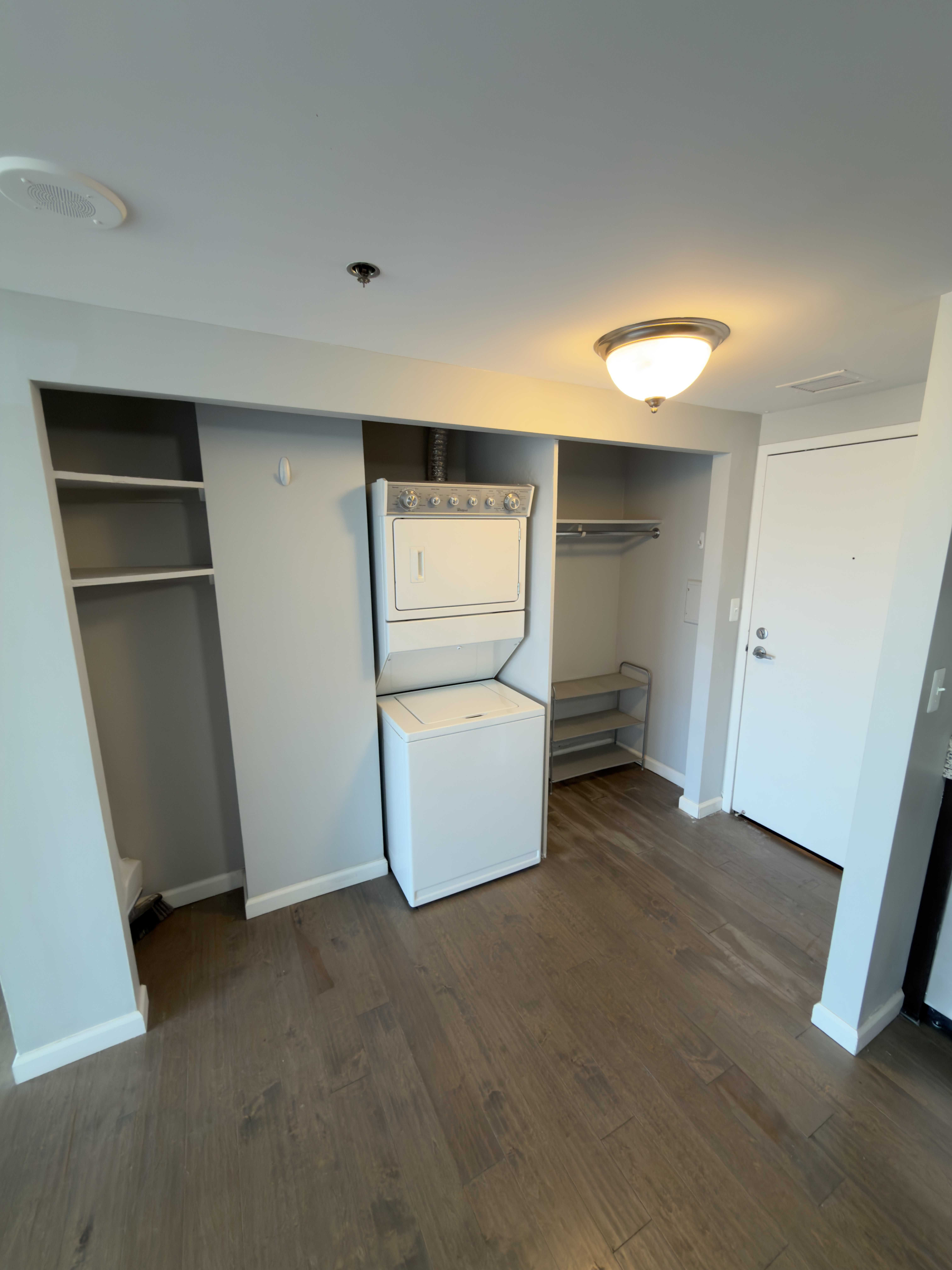250 E Harbortown Dr unit 3, Detroit, MI, USA, 48207 - Thumbnail 4