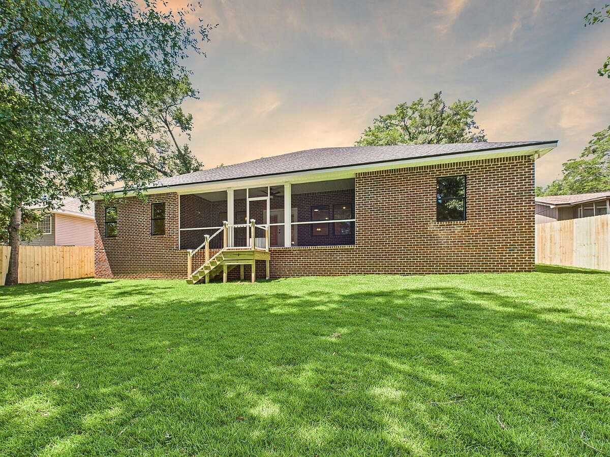 1619 Moore St Niceville, FL 32578 - Thumbnail 4