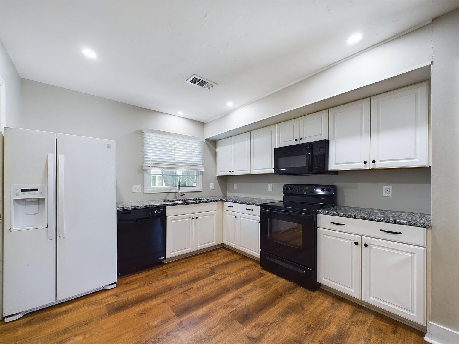 1011 Julia Ave Niceville, FL 32578 - Thumbnail 4