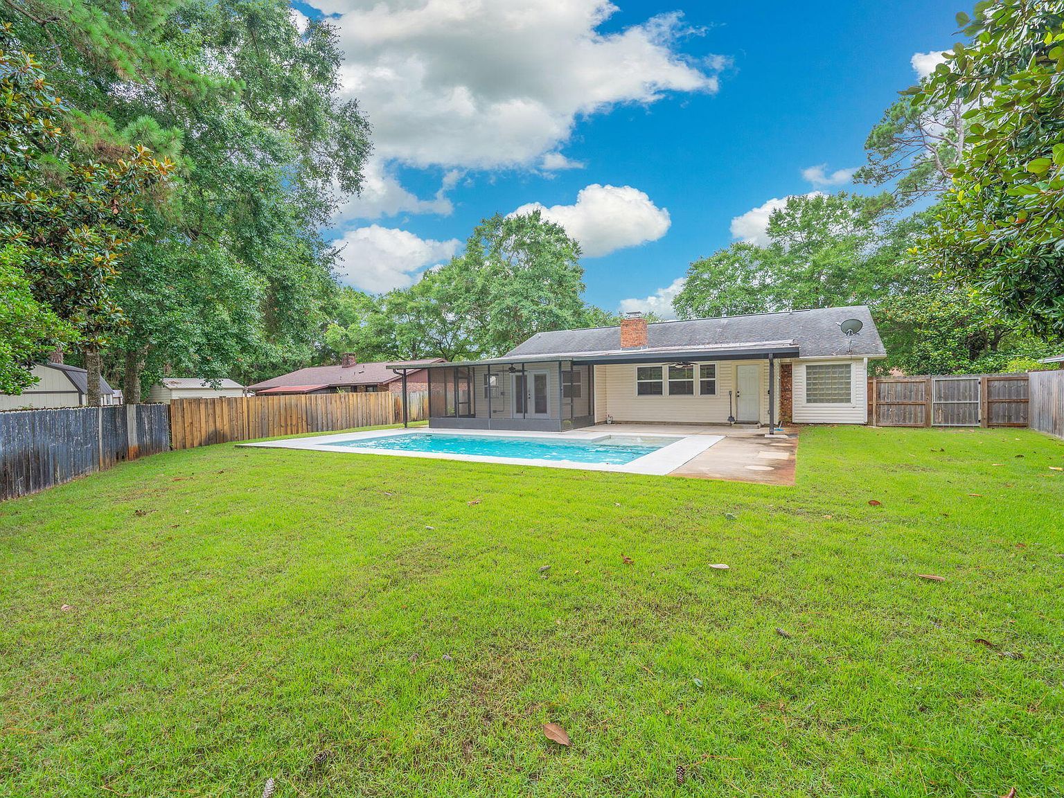 1732 Bayshore Dr Niceville, FL 32578 - Thumbnail 4