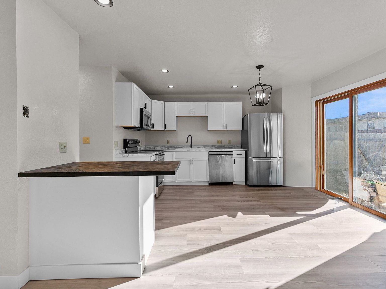 2457 Blake Ct Oshkosh, WI 54904 - Thumbnail 4