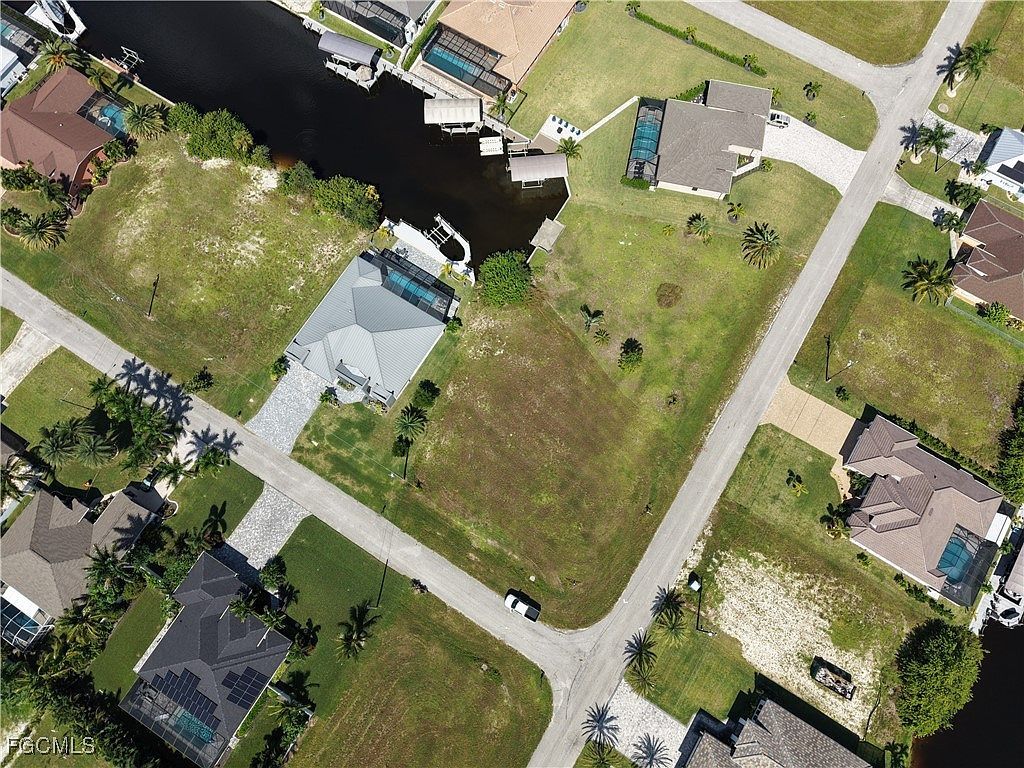 516 NW 33rd Ave Cape Coral, FL 33993 - Thumbnail 4