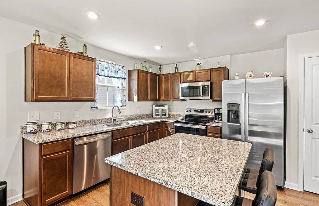 215 Highland Station Dr Clinton, SC 29325 - Thumbnail 4