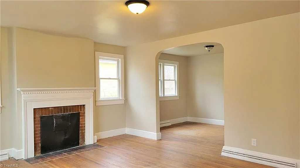1009 Logan Street, Greensboro, NC, USA, 27406 - Thumbnail 4