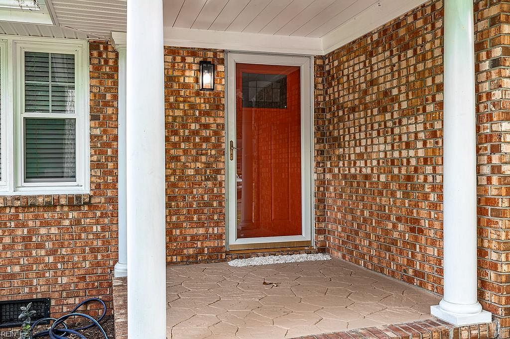 817 Englewood Dr Chesapeake, VA 23320 - Thumbnail 4