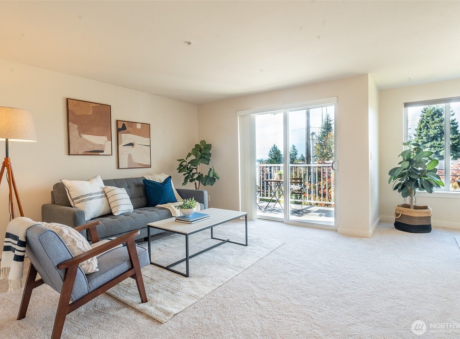 10744 Greenwood Ave N APT 302 Seattle, WA 98133 - Thumbnail 4