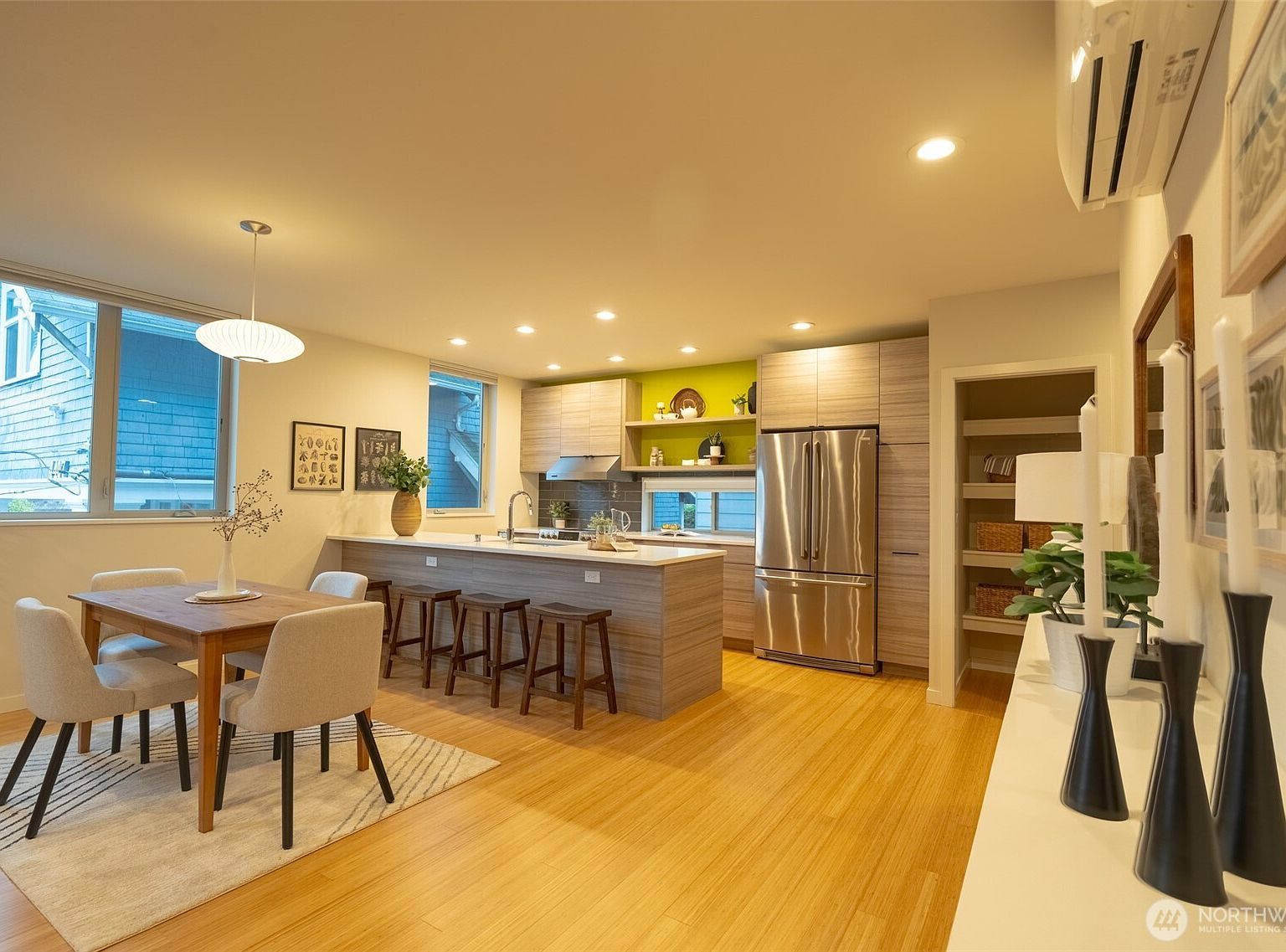 4413 Meridian Ave N Seattle, WA 98103 - Thumbnail 4