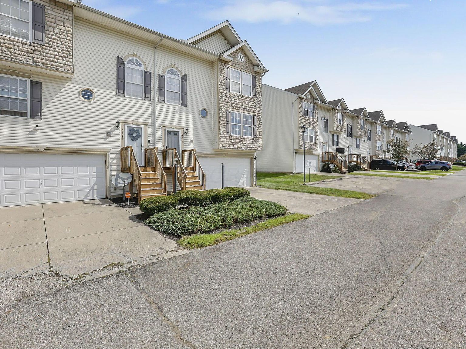 5882 Abernathy Ln #5882F Columbus, OH 43232 - Thumbnail 4