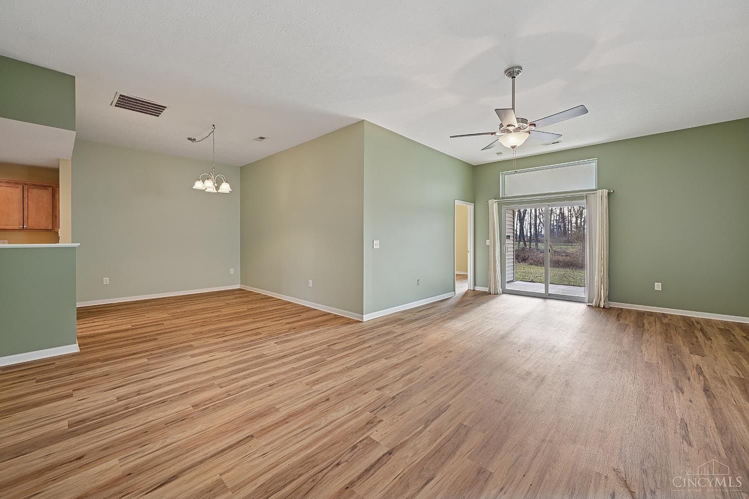 3272 Thoroughbred Dr Loveland, OH 45140 - Thumbnail 4