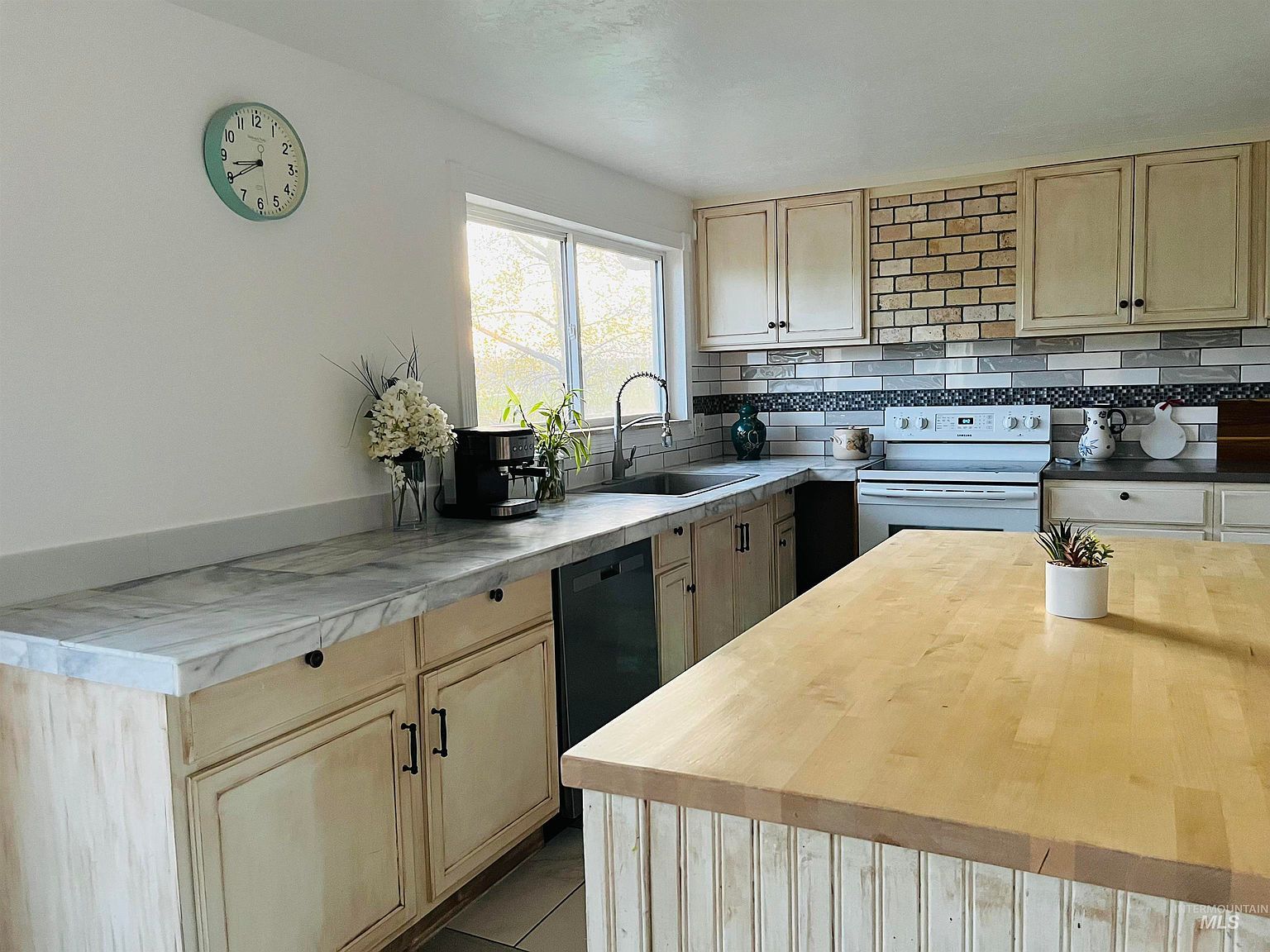 627 Sugar Ave Ontario, OR 97914 - Thumbnail 4