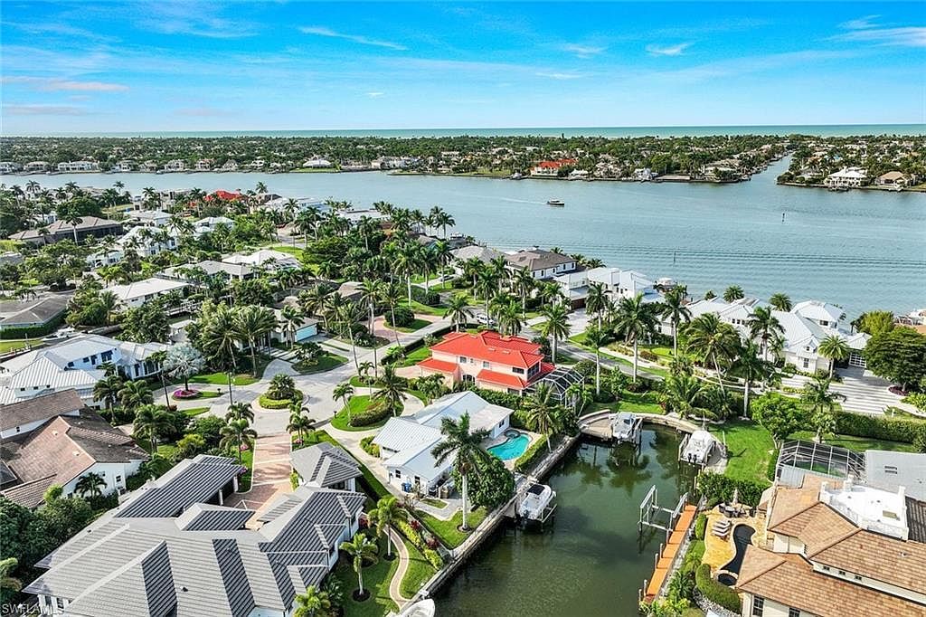 1250 Tuna Ct Naples, FL 34102 - Thumbnail 4