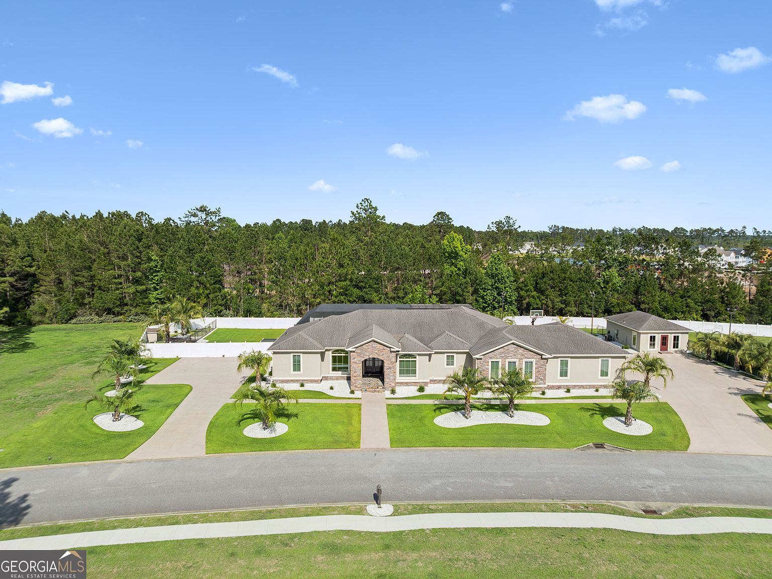 240 Belmont Cir Brunswick, GA 31525 - Thumbnail 4