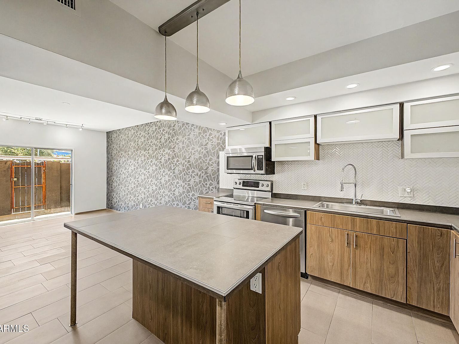 355 E THOMAS Road #B106 Phoenix, AZ 85012 - Thumbnail 4