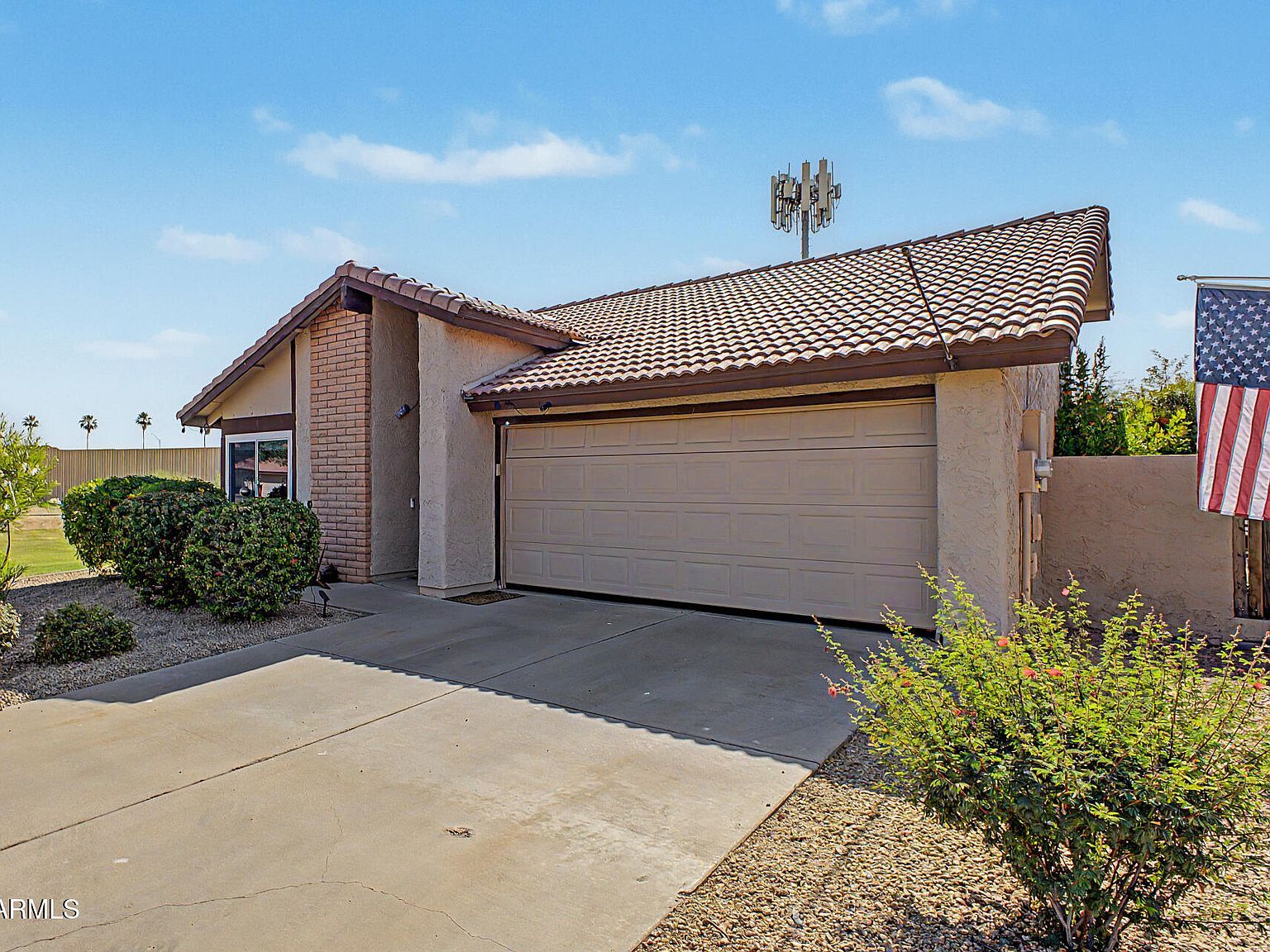 5221 E SAGUARO Circle Phoenix, AZ 85044 - Thumbnail 4