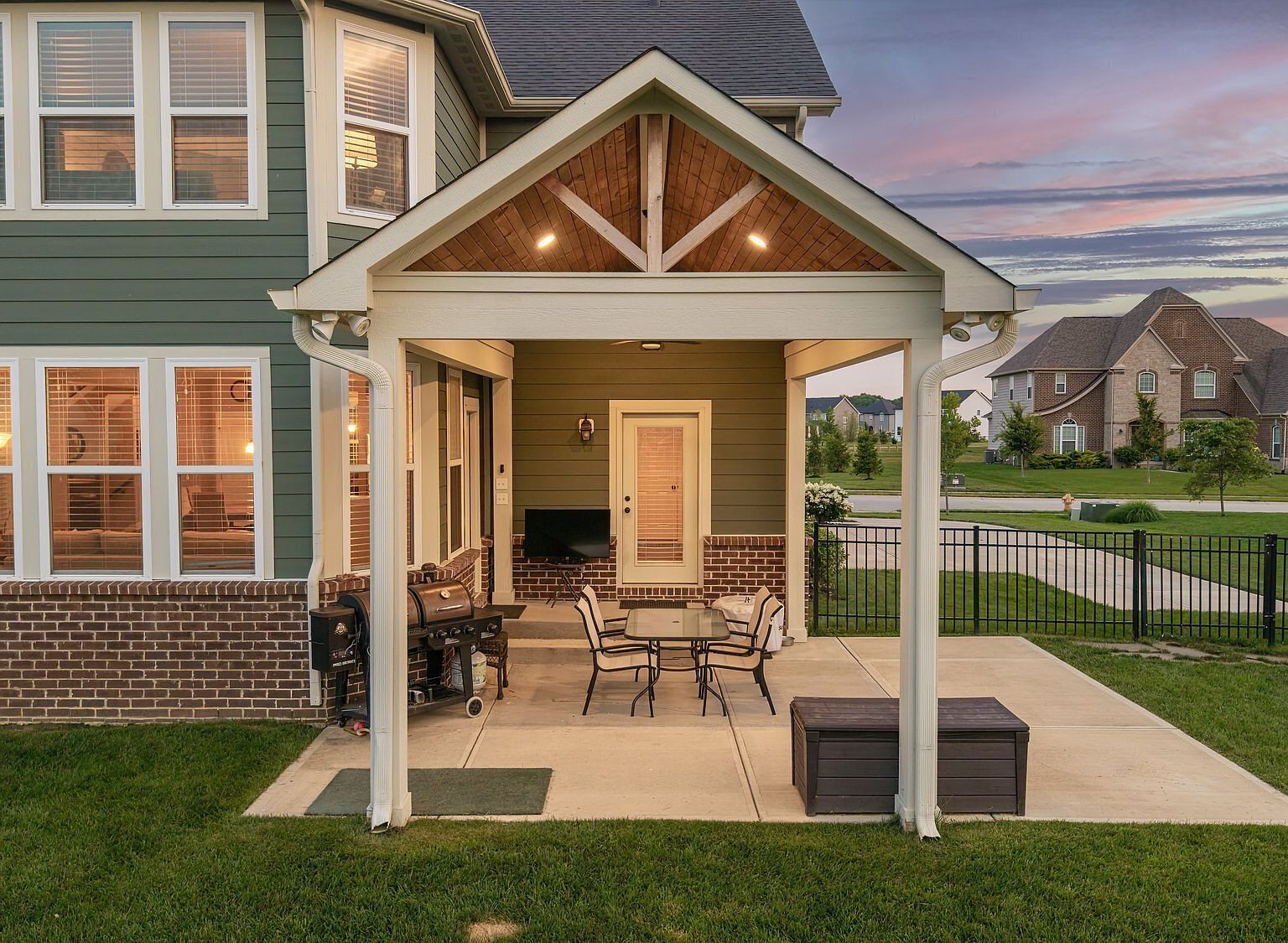 16338 Portage Trail Ln Fortville, IN 46040 - Thumbnail 4