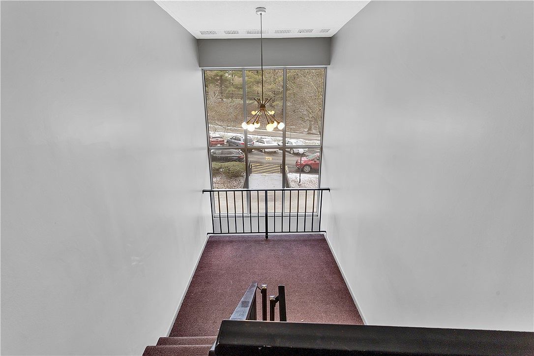 2401 Charlemagne Cir Pittsburgh, PA 15237 - Thumbnail 4