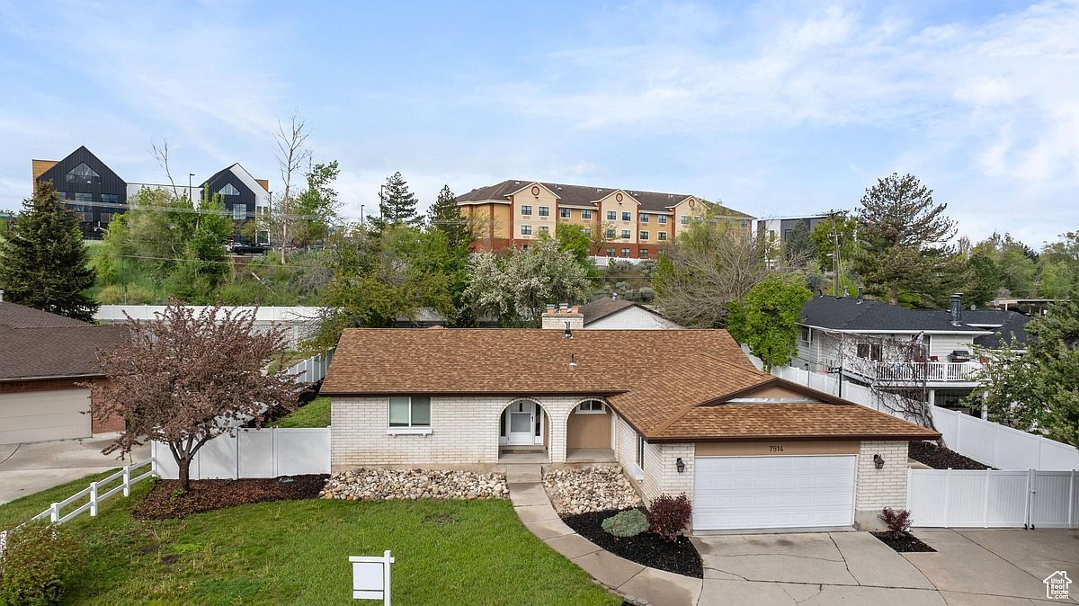 7514 S Monterey Cir E Sandy, UT 84093 - Thumbnail 4