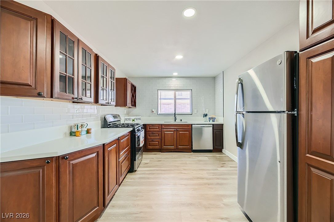 2221 Palora Ave Las Vegas, NV 89169 - Thumbnail 4