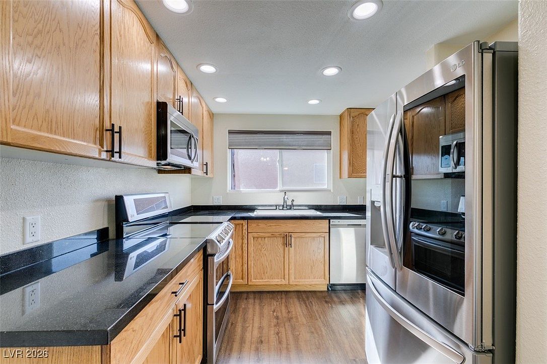 4626 Grand Dr Unit 4 Las Vegas, NV 89169 - Thumbnail 4