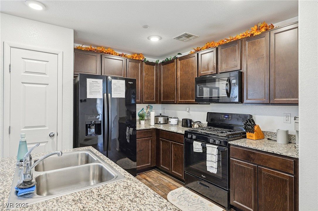 4612 Townwall St Sunrise Manor, NV 89115 - Thumbnail 4