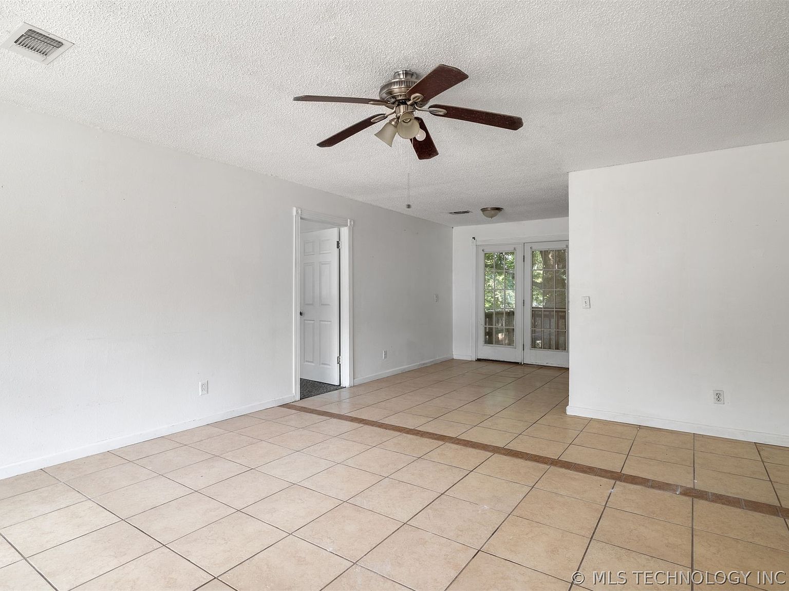 911 S K St Hugo, OK 74743 - Thumbnail 4