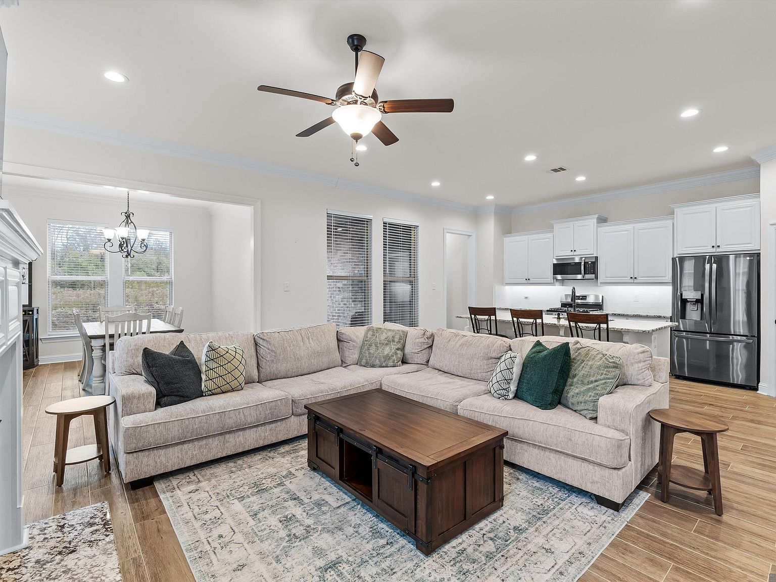 1120 Lakehaven Dr Gonzales, LA 70737 - Thumbnail 4