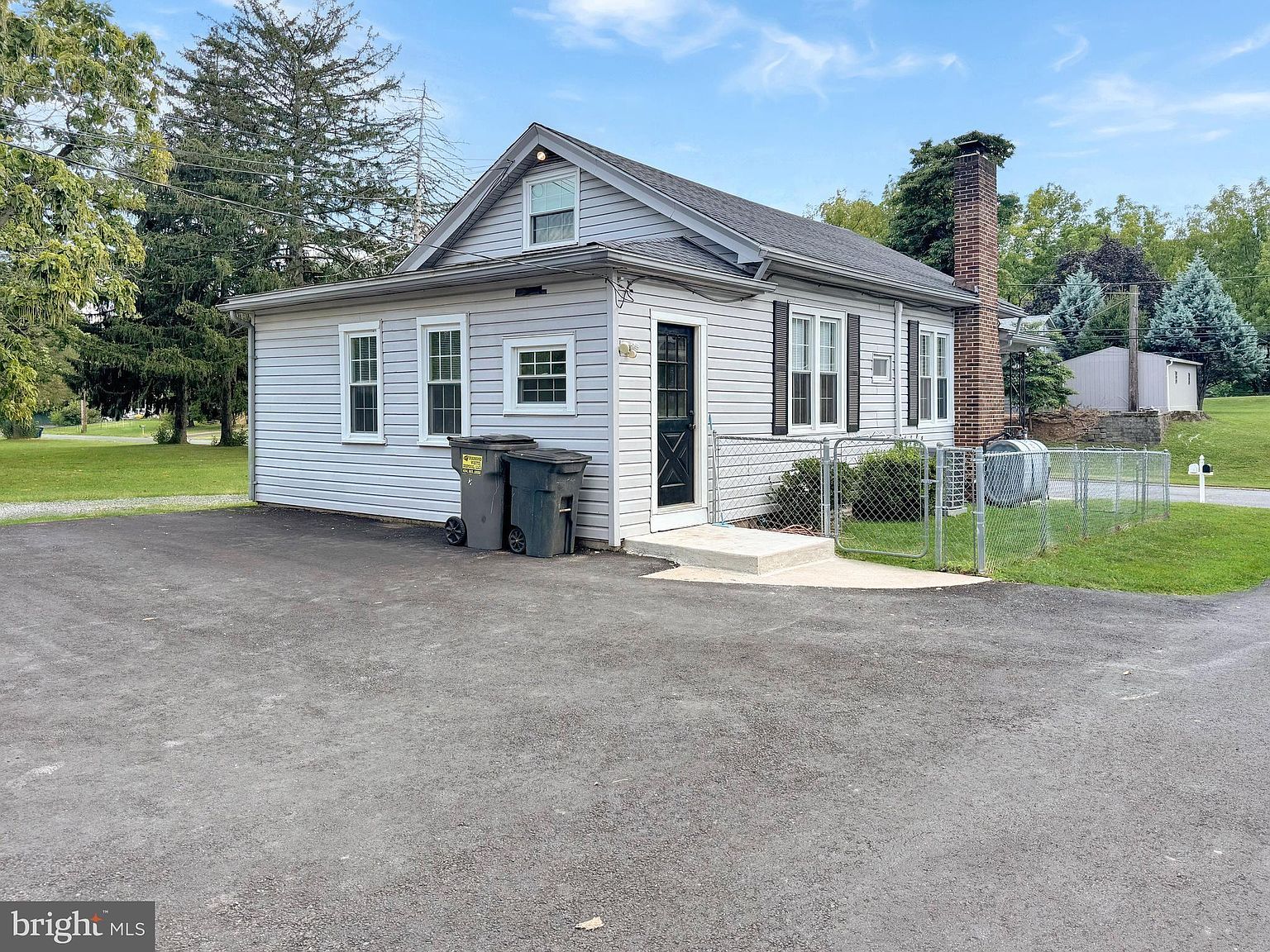 1027 Riverside Dr Pottstown, PA 19465 - Thumbnail 4