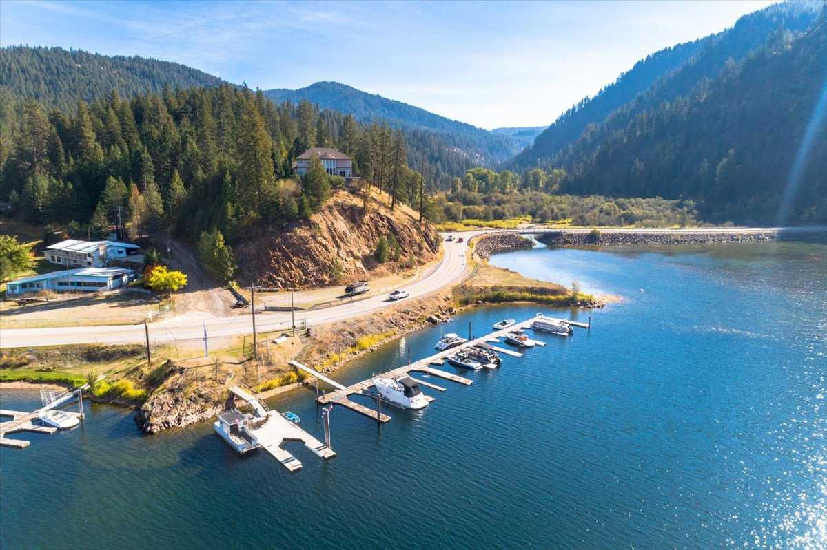 8049 E Beauty Bay Dr, Coeur d'Alene, ID, USA, 83814 - Thumbnail 4