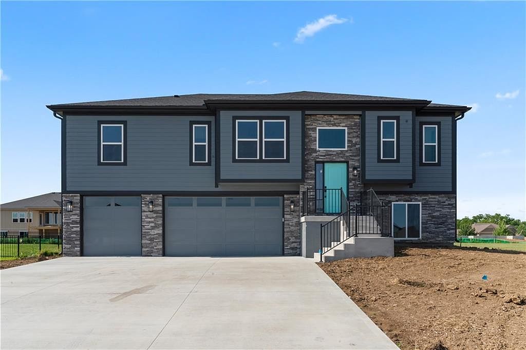 806 W Shawhan Pkwy Lone Jack, MO 64086 - Thumbnail 4