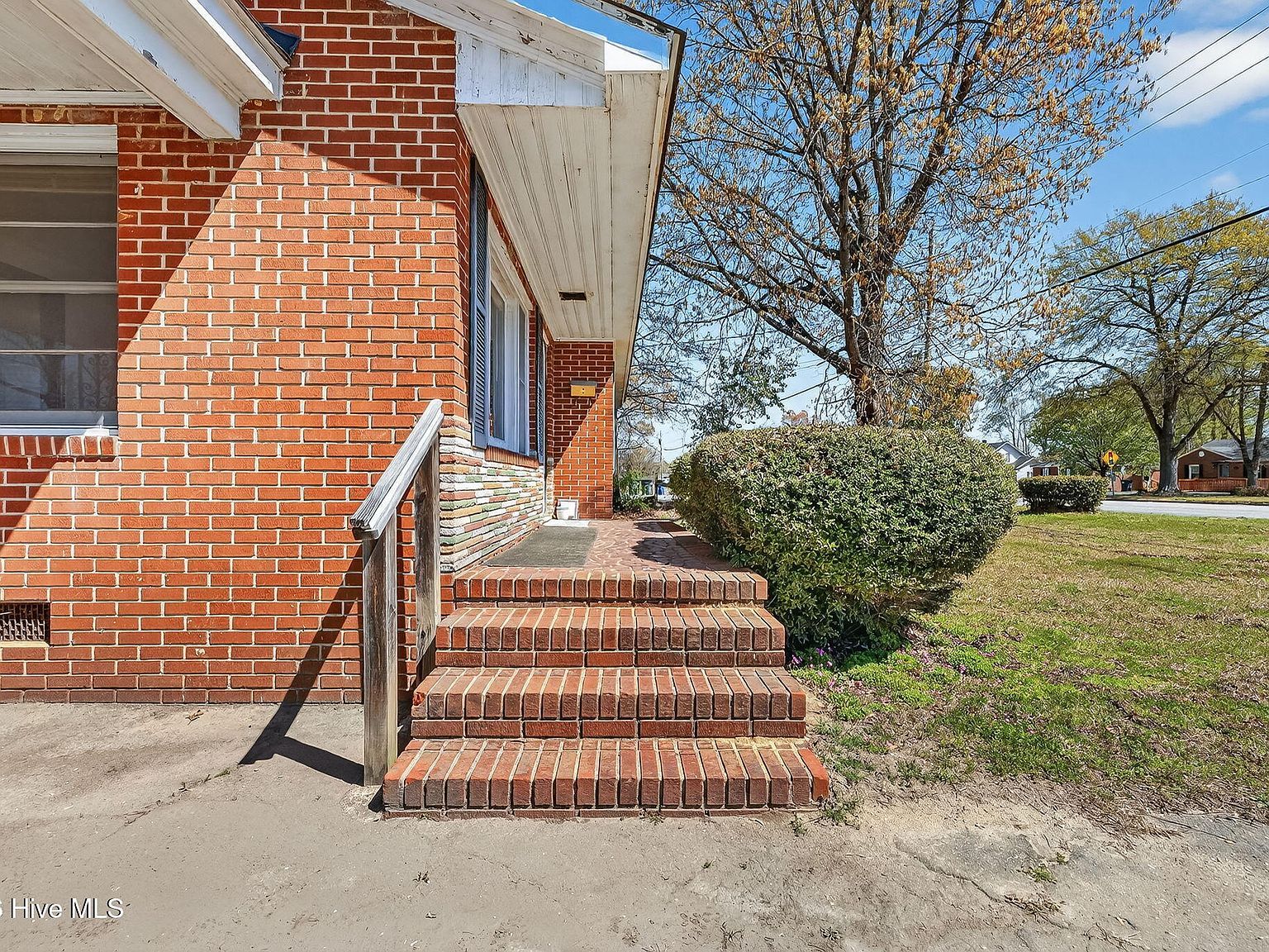 1020 S Pollock St Selma, NC 27576 - Thumbnail 4