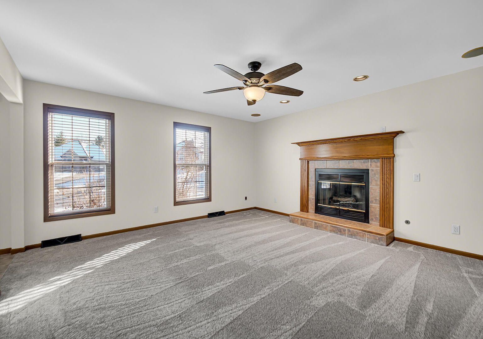 253 Moncrief Dr Valparaiso, IN 46385 - Thumbnail 4