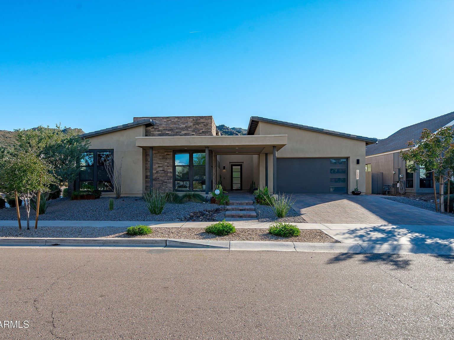 1353 E Paseo Way Phoenix, AZ 85042 - Thumbnail 4