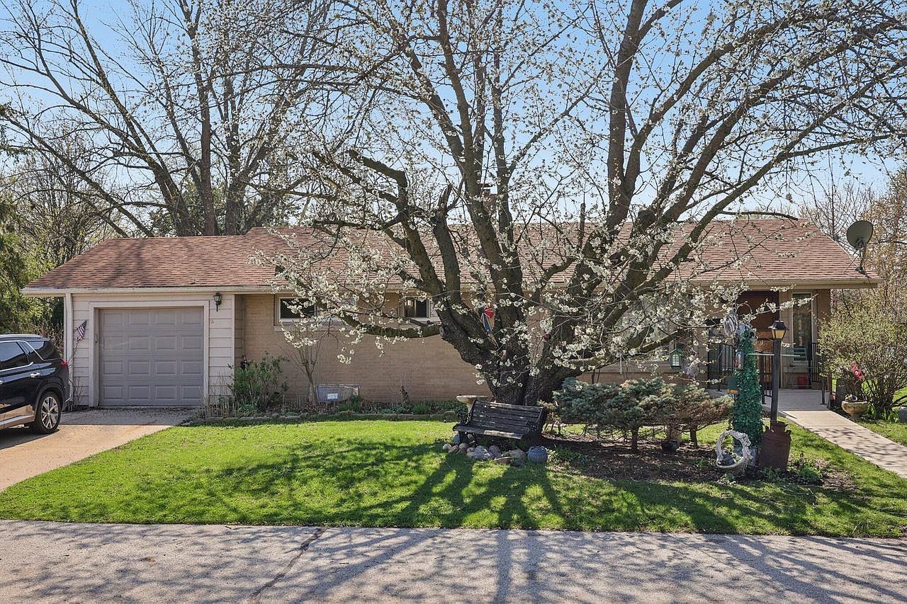 3559 S Sunset Dr Milwaukee, WI 53220 - Thumbnail 4