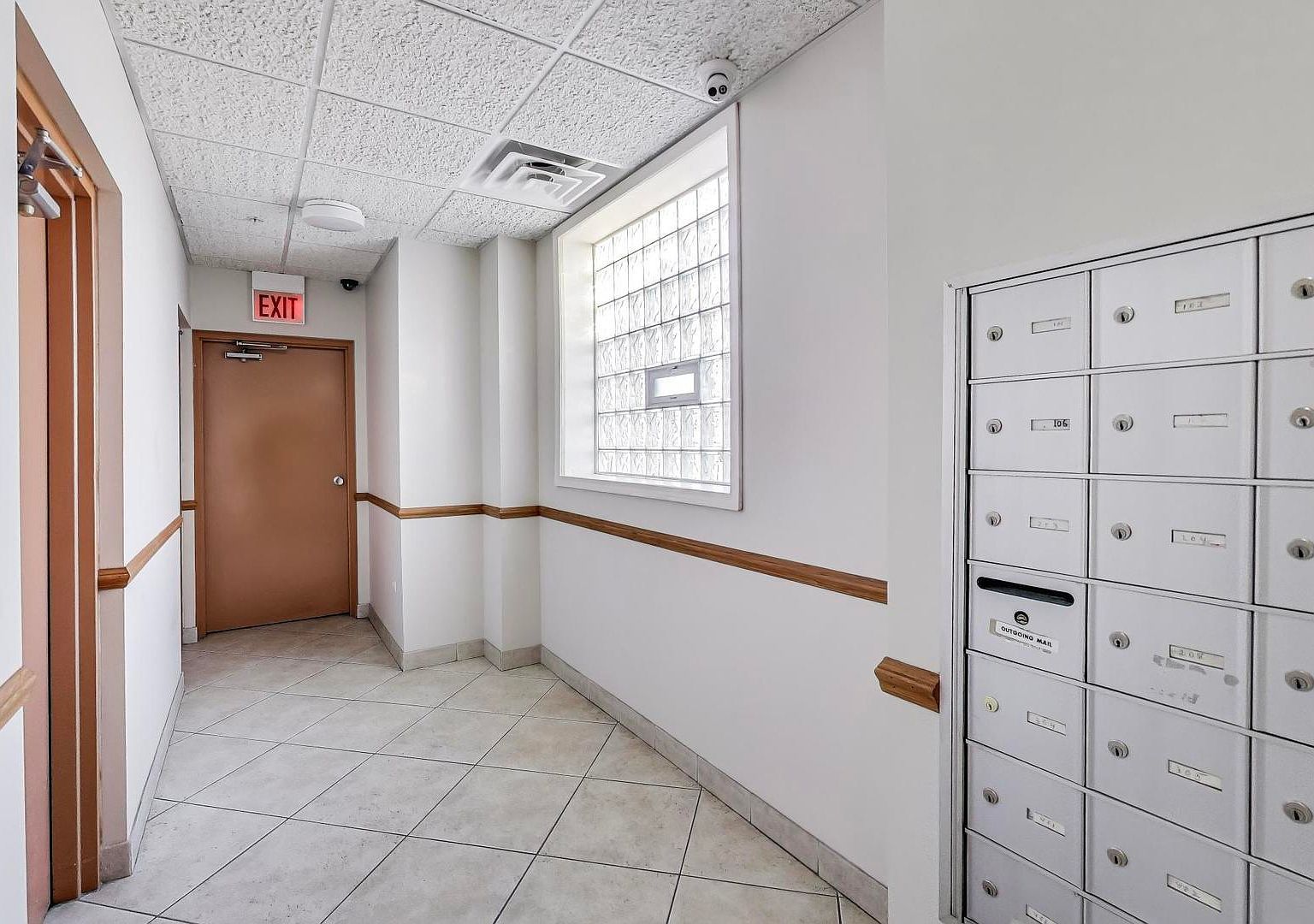 4534 N Cumberland Ave UNIT 101 Chicago, IL 60656 - Thumbnail 4