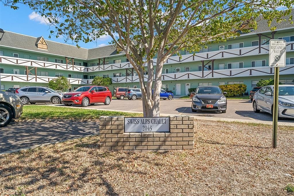 2043 Denmark St APT 59 Clearwater, FL 33763 - Thumbnail 4