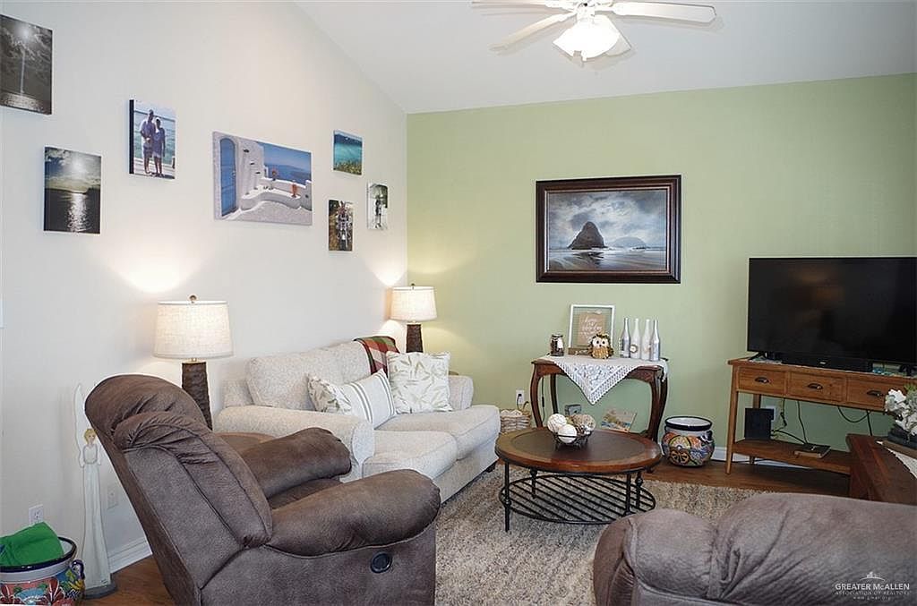 107 E Bahama St South Padre Island, TX 78597 - Thumbnail 4