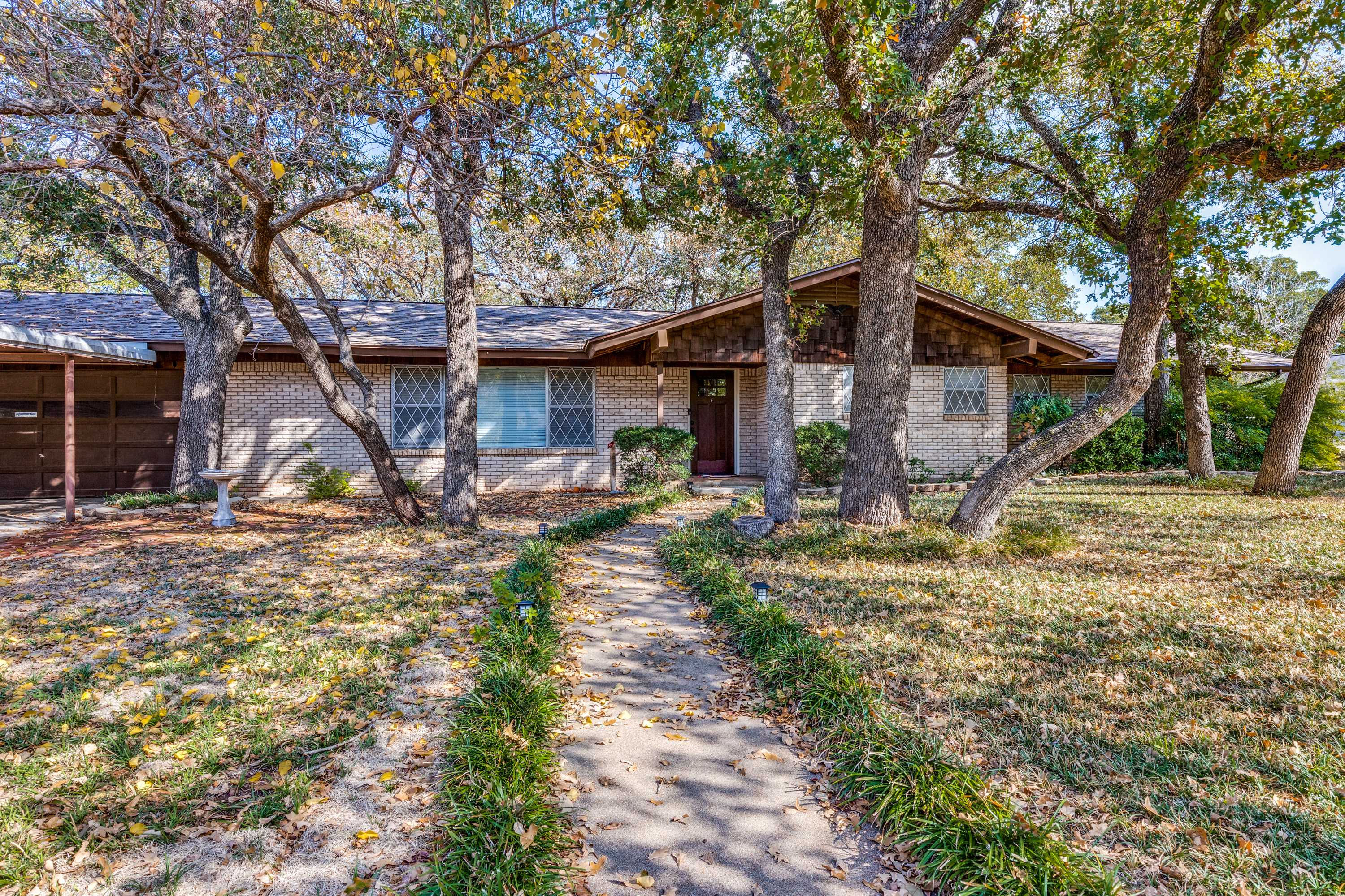 702 Austin Drive, Mineral Wells, TX, USA, 76067 - Thumbnail 4