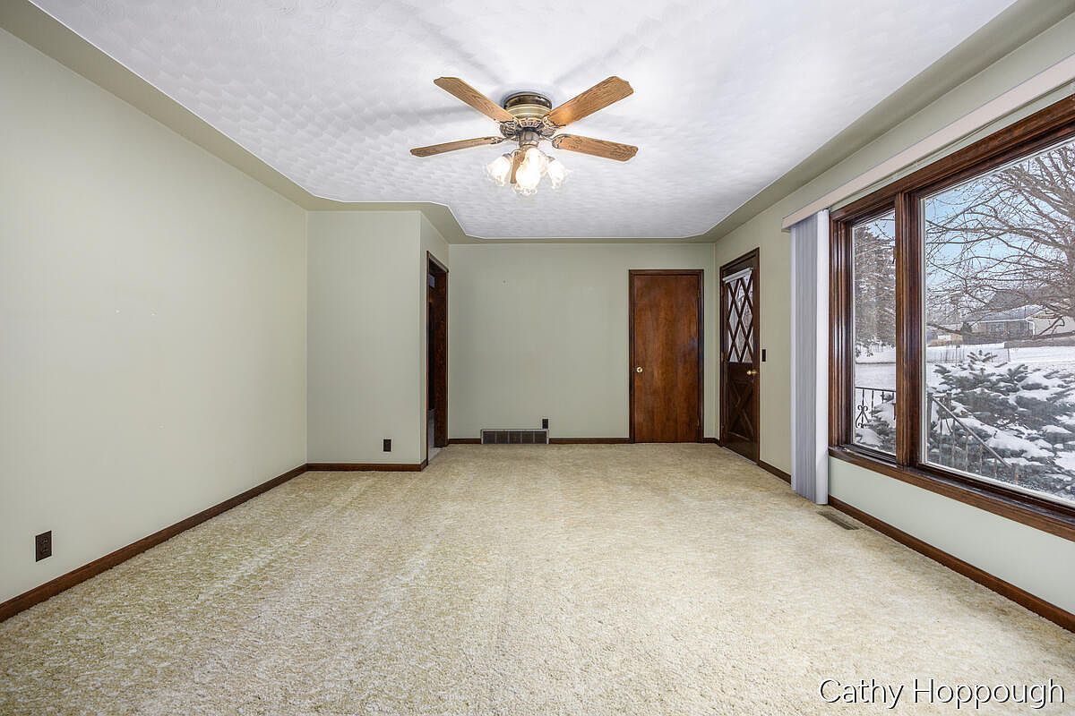 250 Meadowlane Dr Portland, MI 48875 - Thumbnail 4