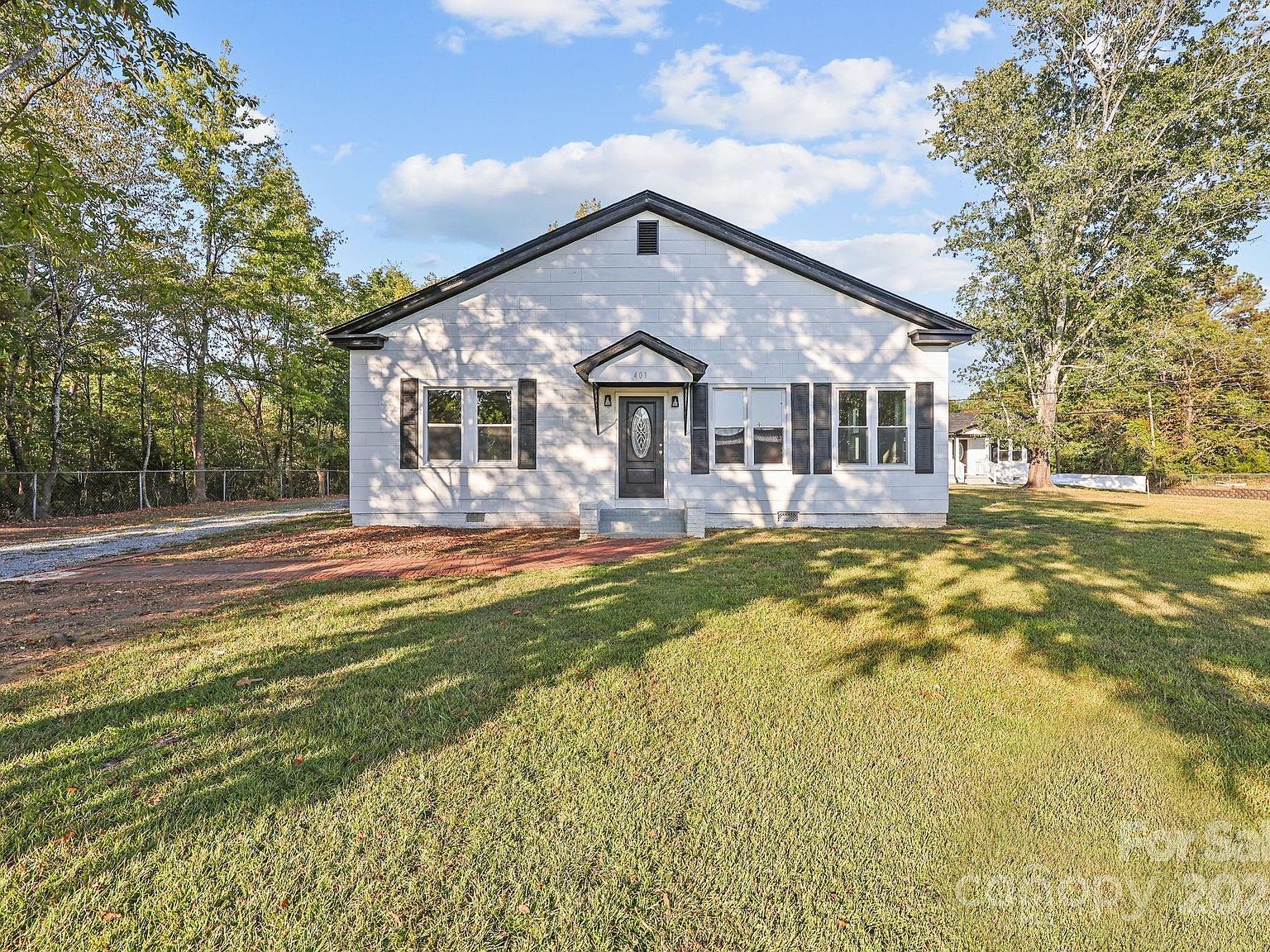 401 Julius Chambers Ave Mount Gilead, NC 27306 - Thumbnail 4