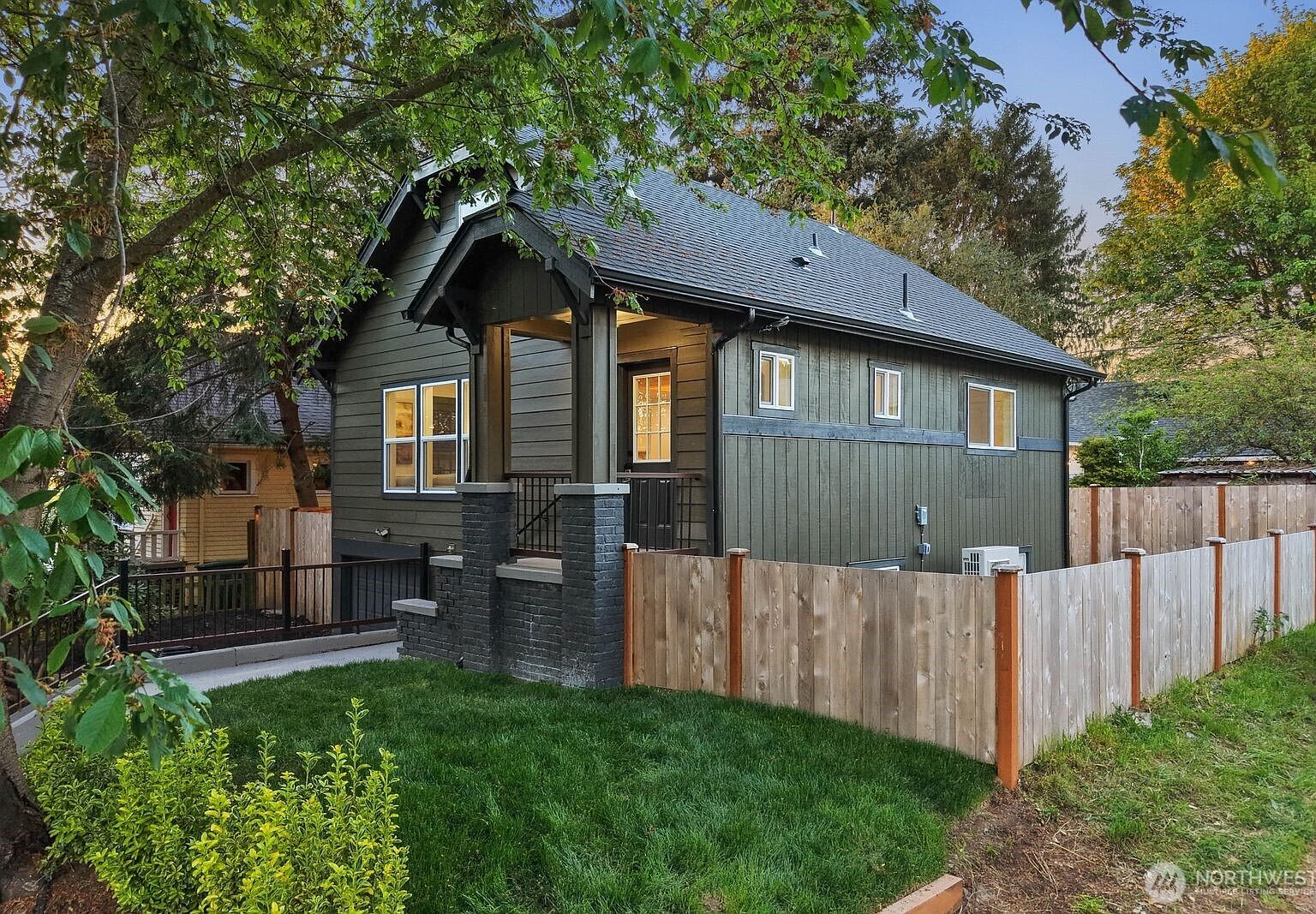 512 NW 44th St Seattle, WA 98107 - Thumbnail 4