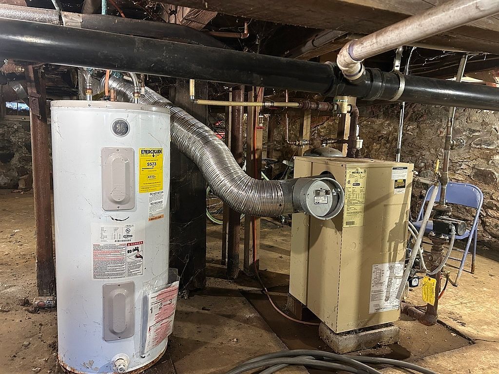 108 Church St Cheshire, MA 01225 - Thumbnail 4