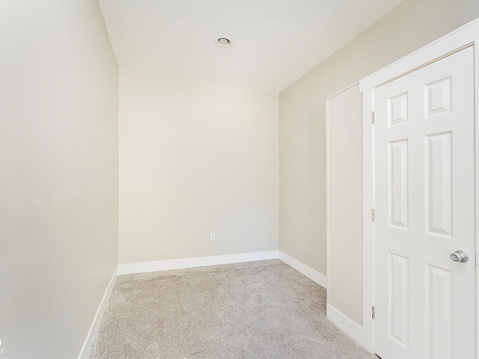 2421 N Capitol Ave Indianapolis, IN 46208 - Thumbnail 4