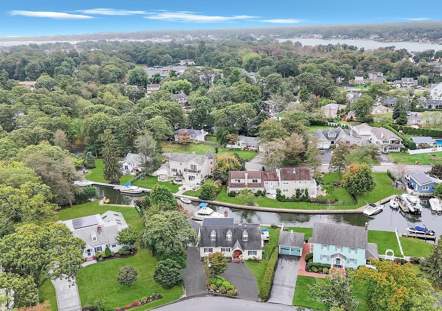 190 Connetquot Dr Oakdale, NY 11769 - Thumbnail 4