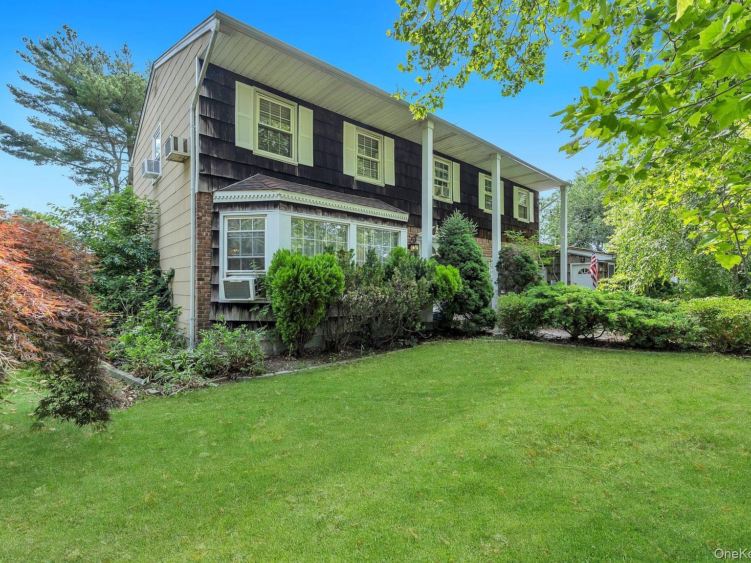 55 Riverview Ct Oakdale, NY 11769 - Thumbnail 4
