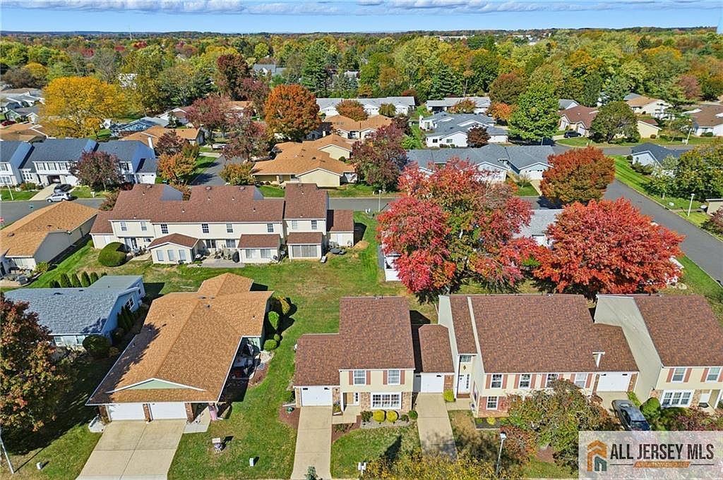 376 Stirling Dr Monroe Township, NJ 08831 - Thumbnail 4