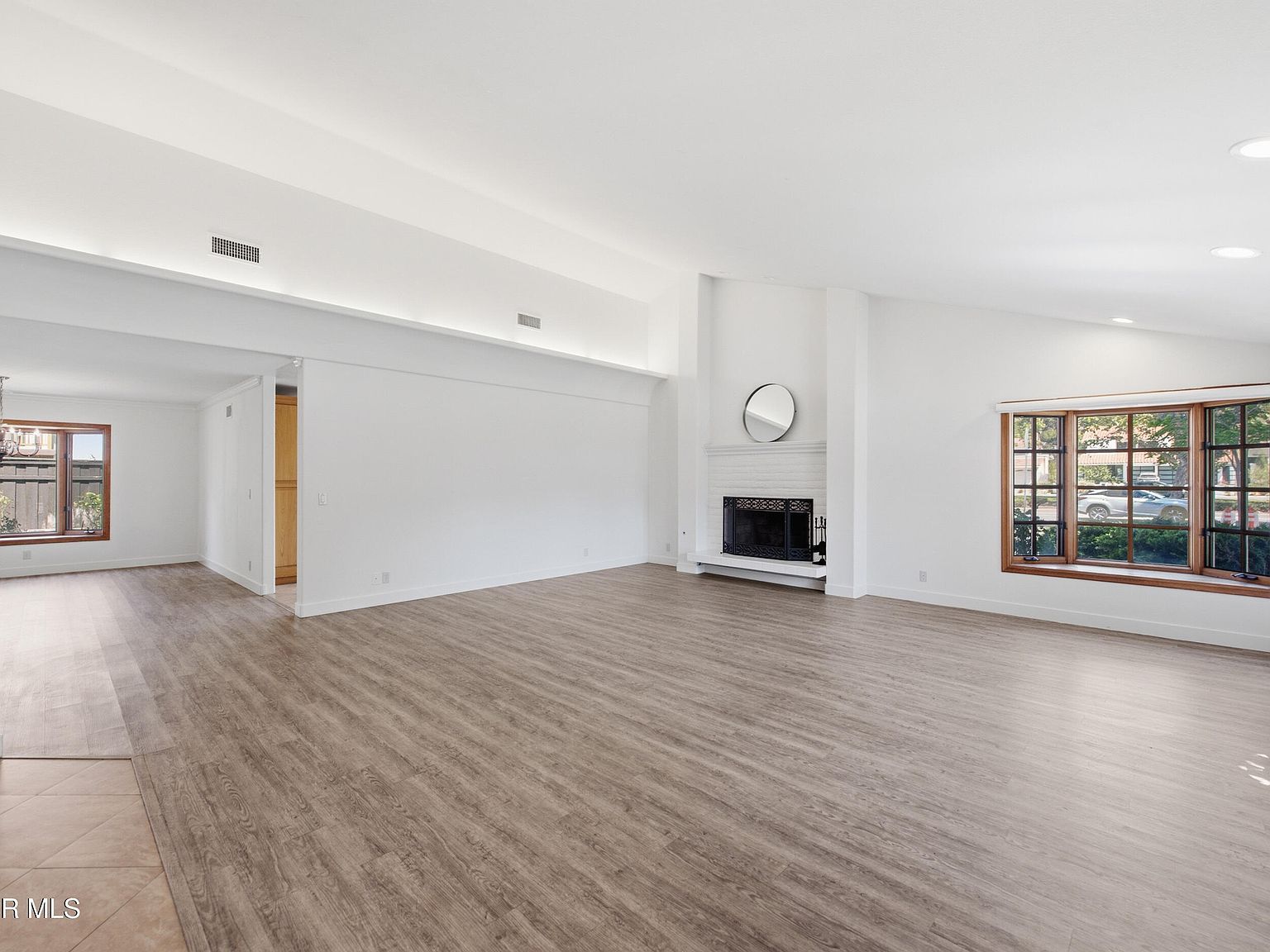 1592 Brentford Ave Westlake Village, CA 91361 - Thumbnail 4