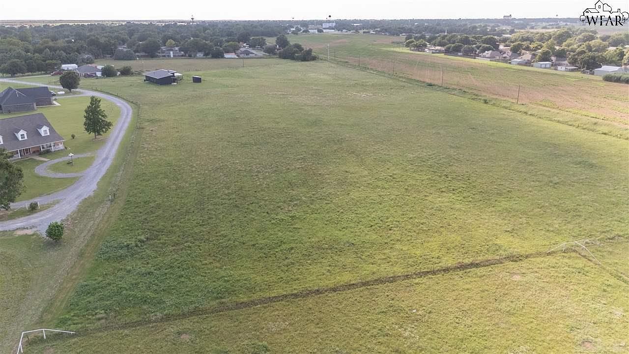 5 Friendship Trl Burkburnett, TX 76354 - Thumbnail 4