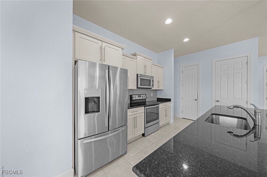 11720 Avingston Ter Fort Myers, FL 33913 - Thumbnail 4