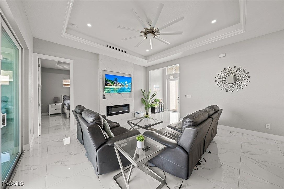 325 Tropicana Pkwy E Cape Coral, FL 33909 - Thumbnail 4